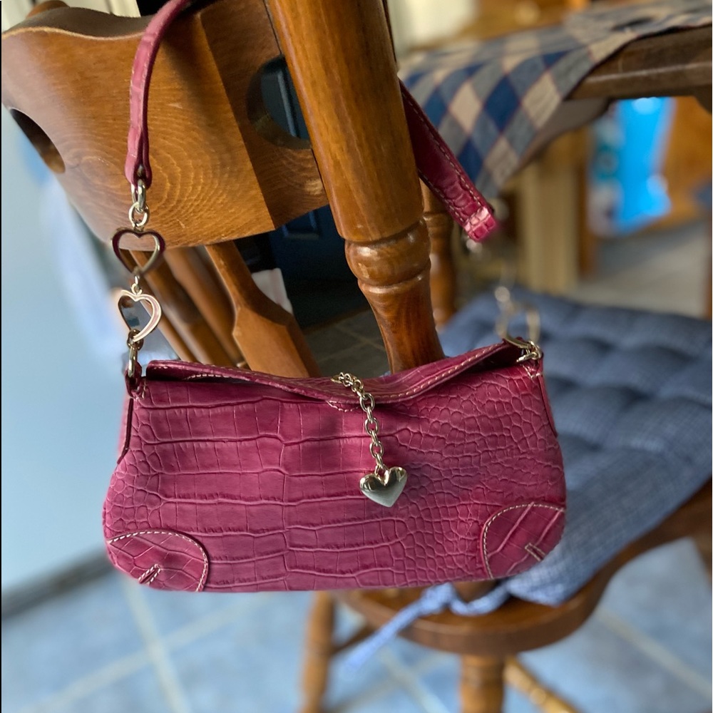 Liz Claiborne small fuschia pink faux crock skin purse with gold chain hardware.